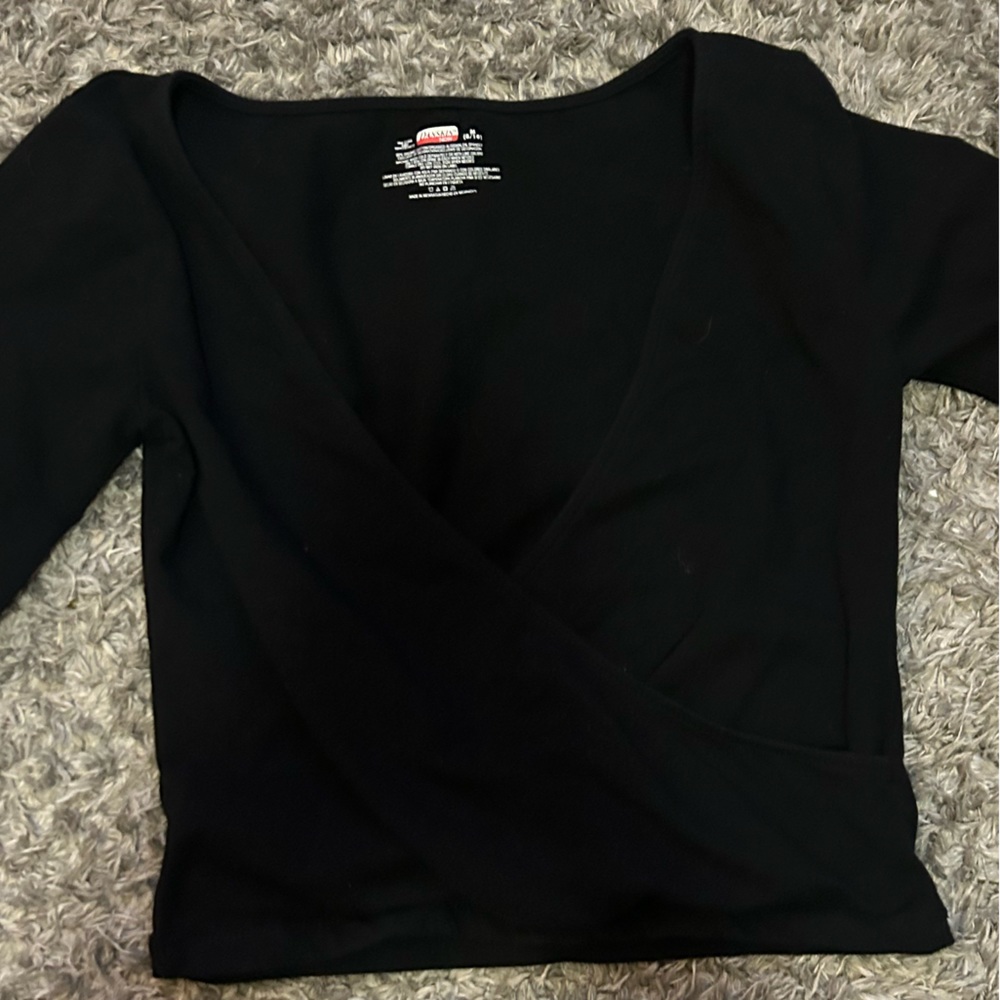 Danskin Now Black V- Neck Longlseeve